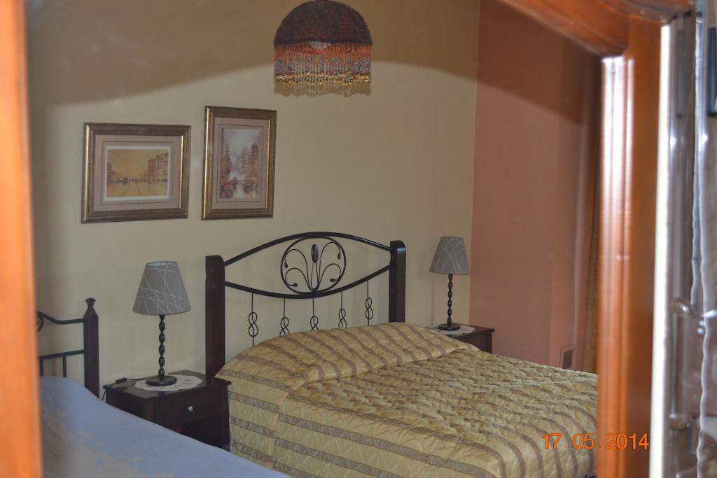 Mouson Melathron Hotel Elafina Ruang foto