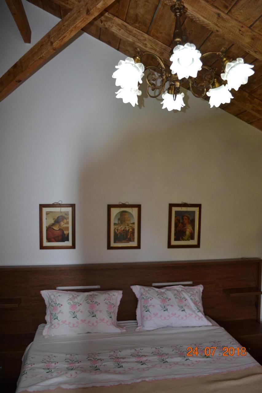 Mouson Melathron Hotel Elafina Bagian luar foto