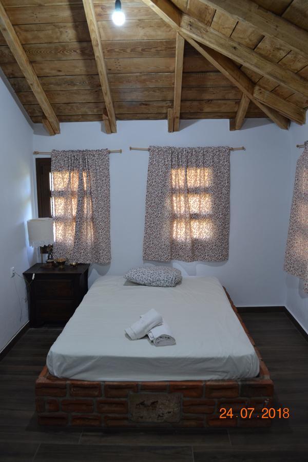 Mouson Melathron Hotel Elafina Bagian luar foto