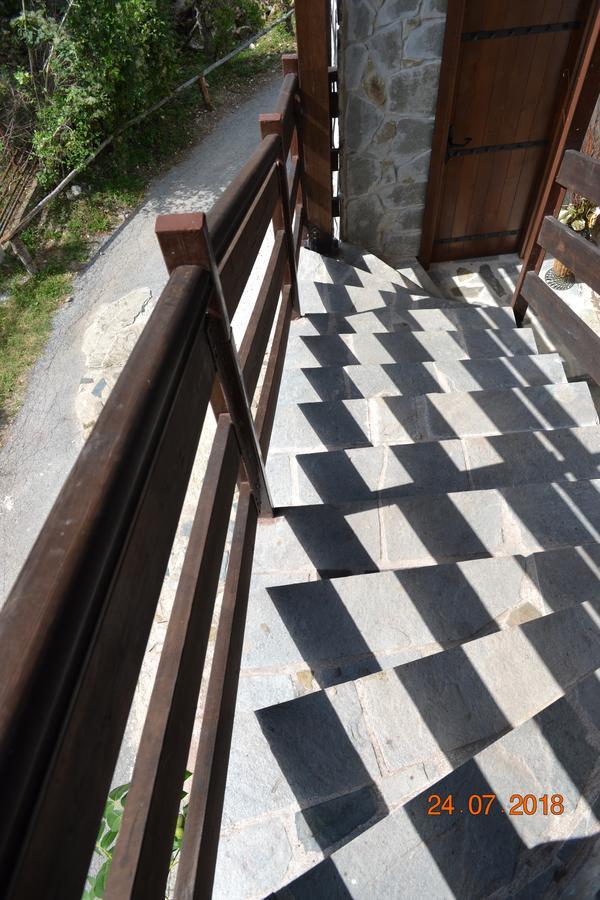 Mouson Melathron Hotel Elafina Bagian luar foto